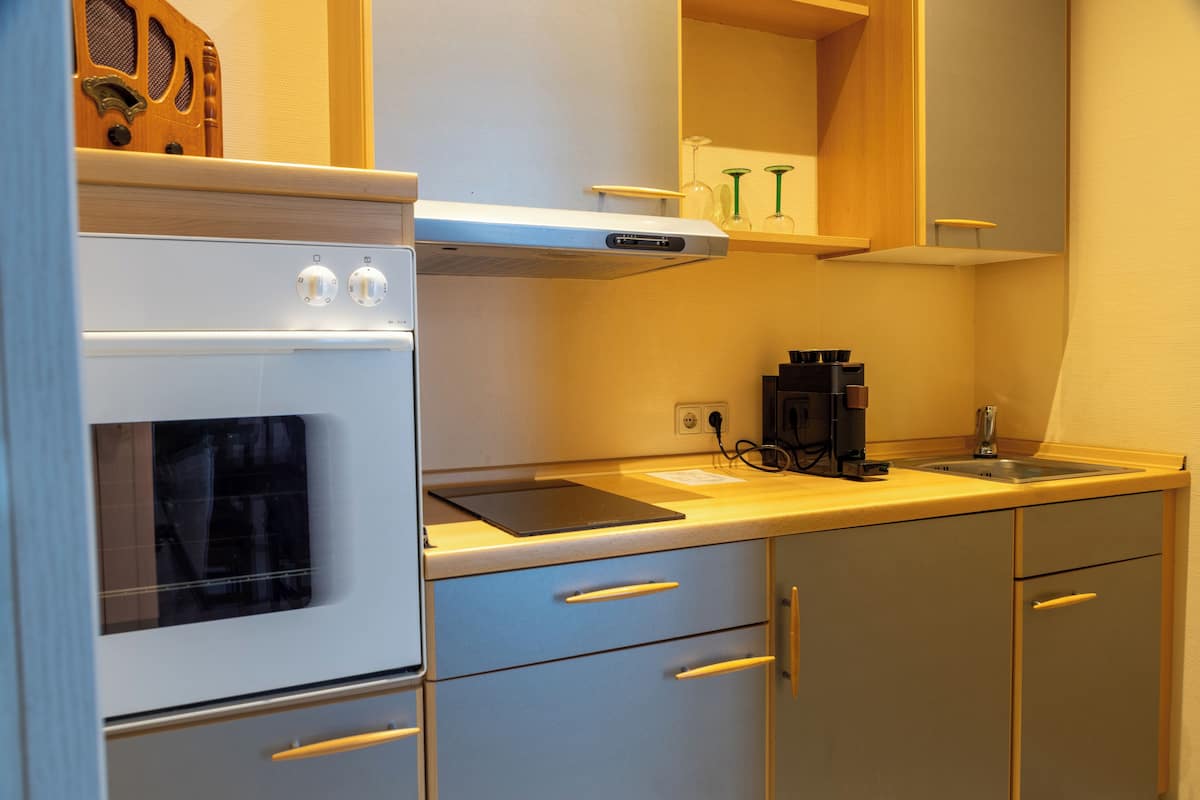 suite  | private kitchen | high chair