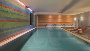 Innenpool, Liegestühle