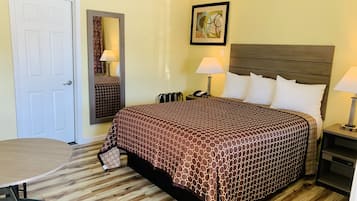 Standard Room, 1 Queen Bed | Desk, blackout curtains, soundproofing, iron/ironing board