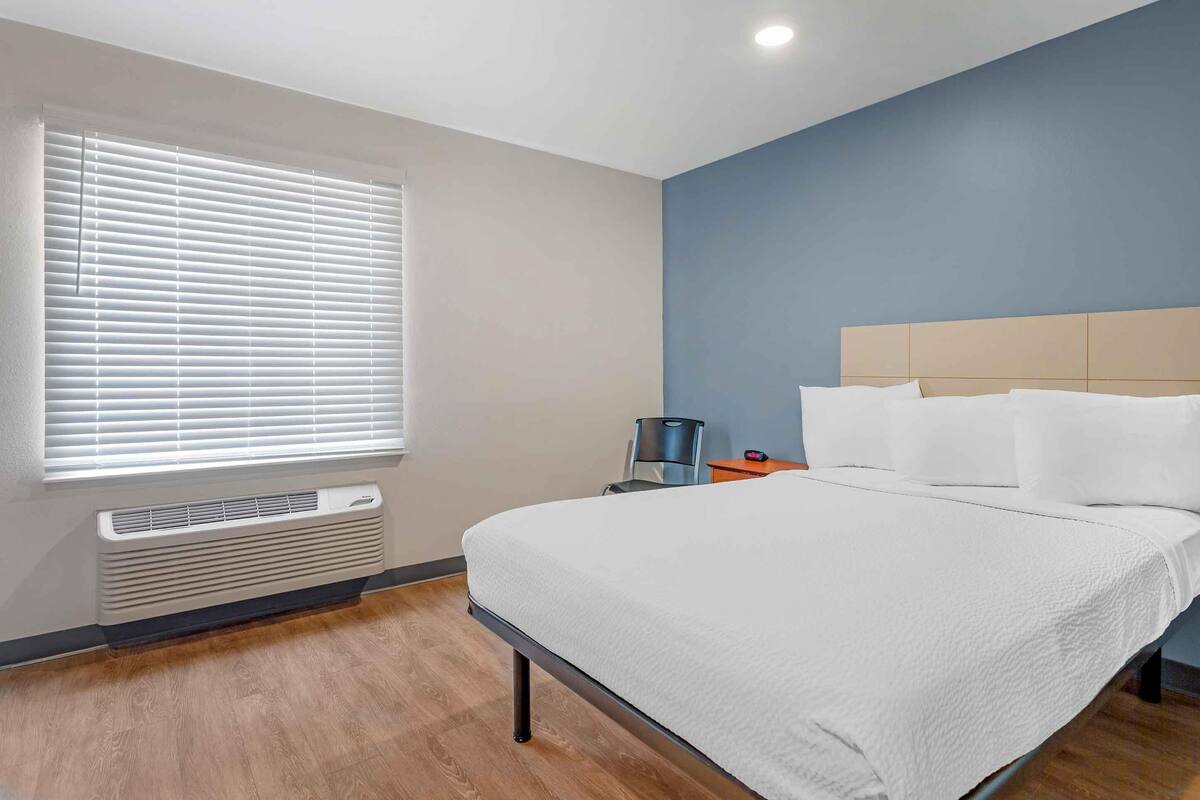 Studio Suite / 1 full bed | 書桌、筆電工作空間、熨斗/熨衣板、免費無線上網