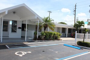 Fachada de la propiedad