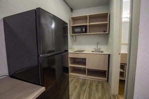 Interior - Suburban Studios South Bend (South Bend)