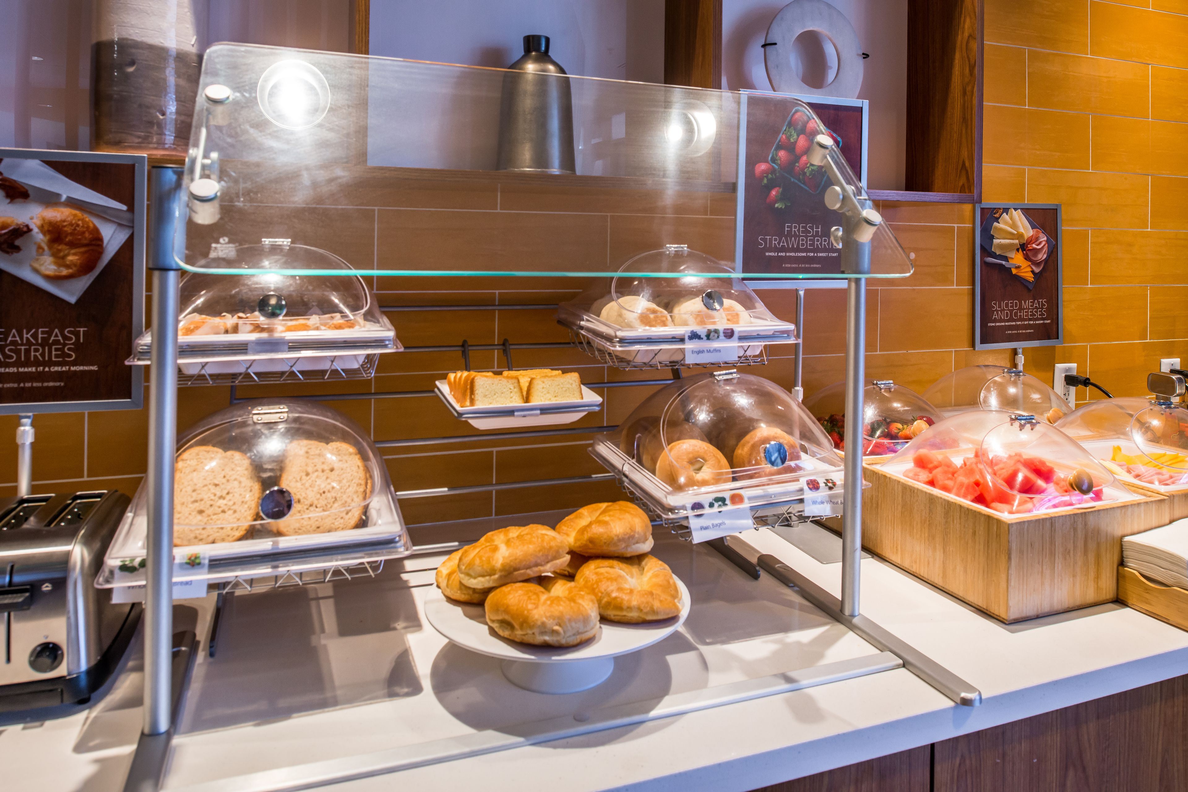 free daily continental breakfast