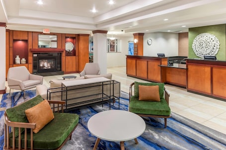 Salon du hall. Fairfield by Marriott Inn & Suites Austin Parmer/Tech Ridge