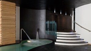 Bañera de hidromasaje interior