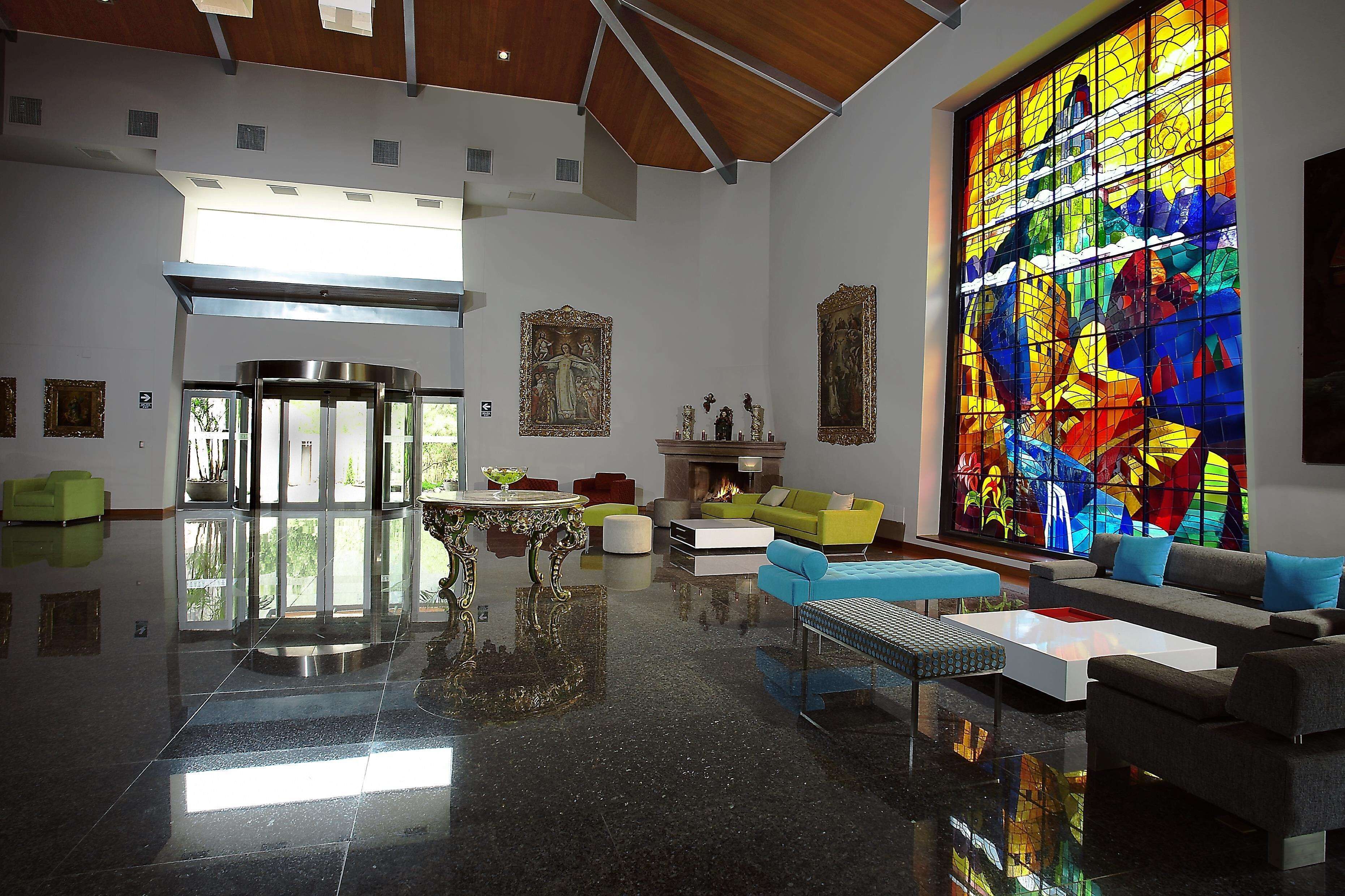 breakfast, lunch, dinner served; local cuisine