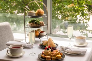 Breakfast and dinner served, British cuisine