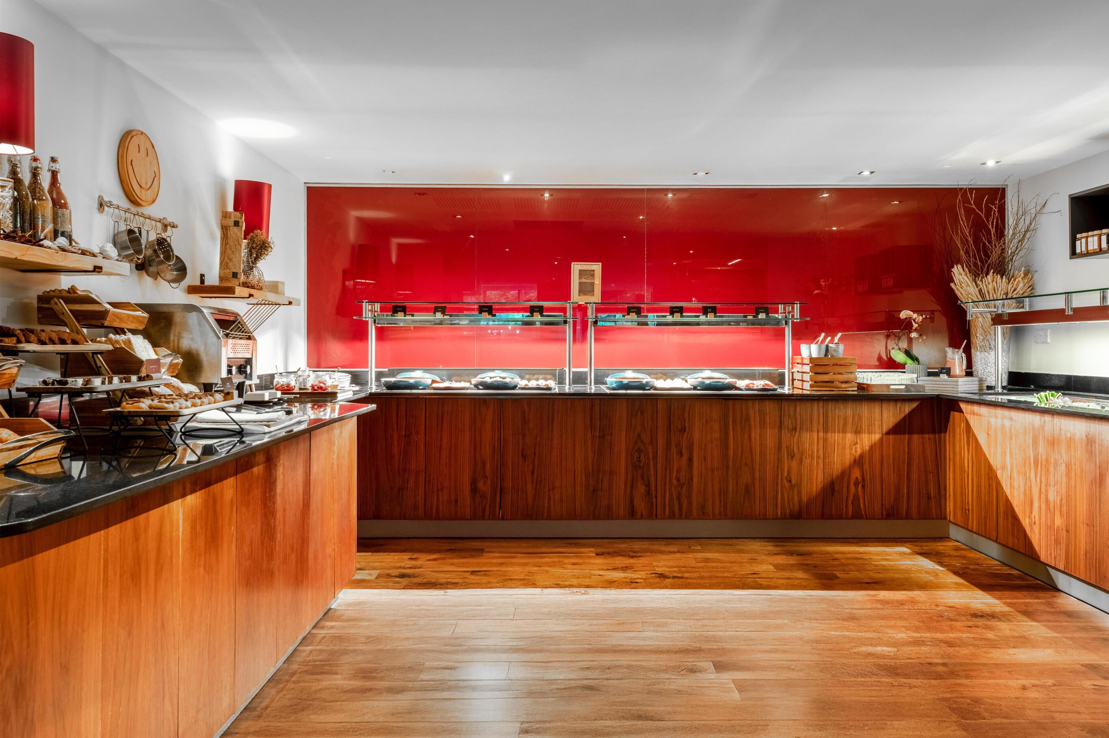 Daily buffet breakfast (GBP 15.00 per person)