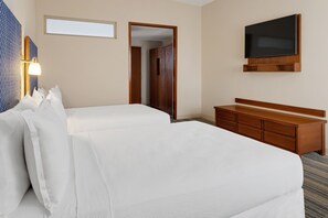 Habitació Deluxe, 2 llits de matrimoni | Caixa forta a l'habitació, escriptori i habitacions insonoritzades 