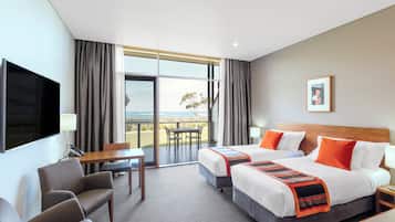 Desk, laptop workspace, iron/ironing board, free WiFi