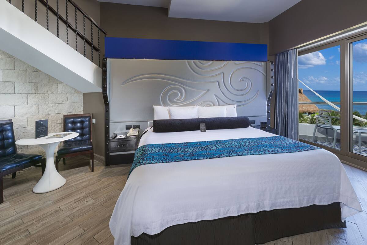 Deluxe Sky Terrace (One Bedroom) | 1 bedroom, premium bedding, in-room safe, desk