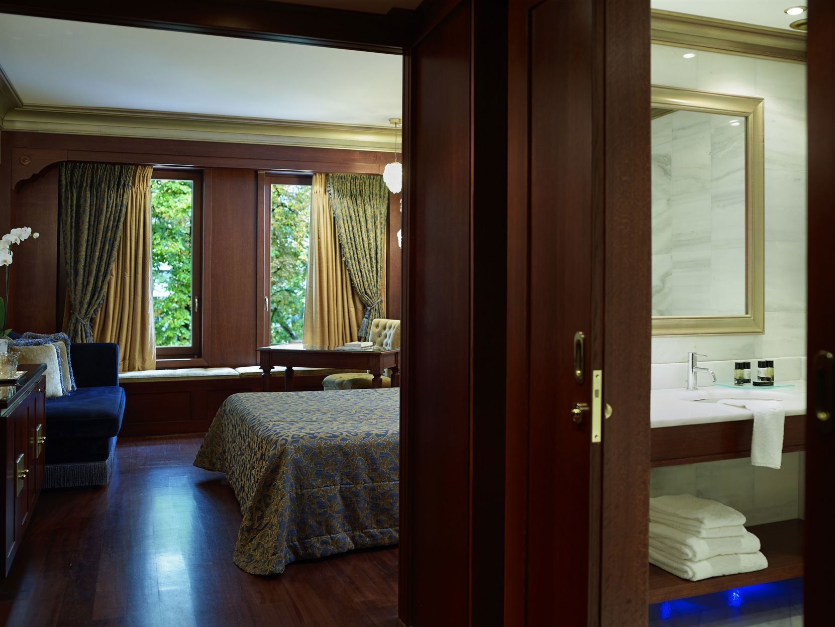 Minibar, in-room safe, desk, blackout curtains