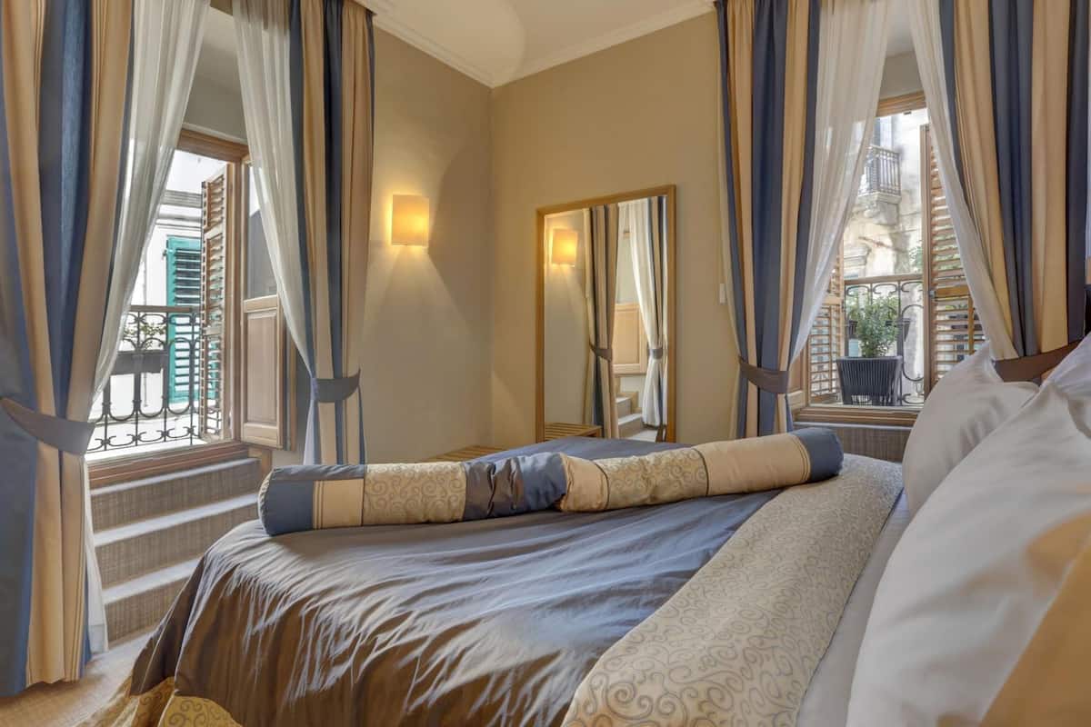 minibar, in-room safe, desk, iron/ironing board