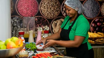 Buffet breakfast on weekdays (BRL 53.00 per person)