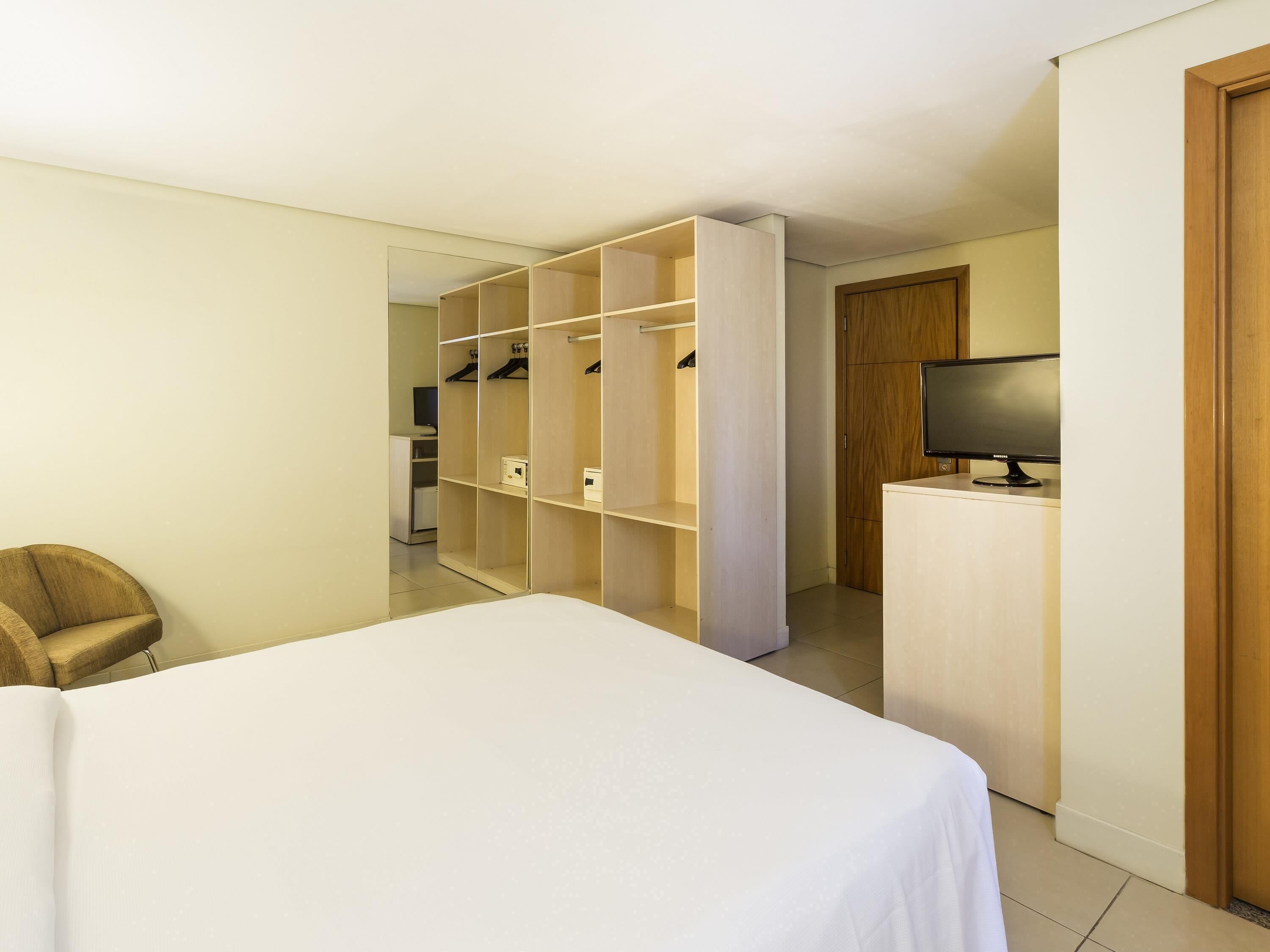 Standard Apartment, 1 Double Bed | Minibar, in-room safe, desk, free cribs/infant beds