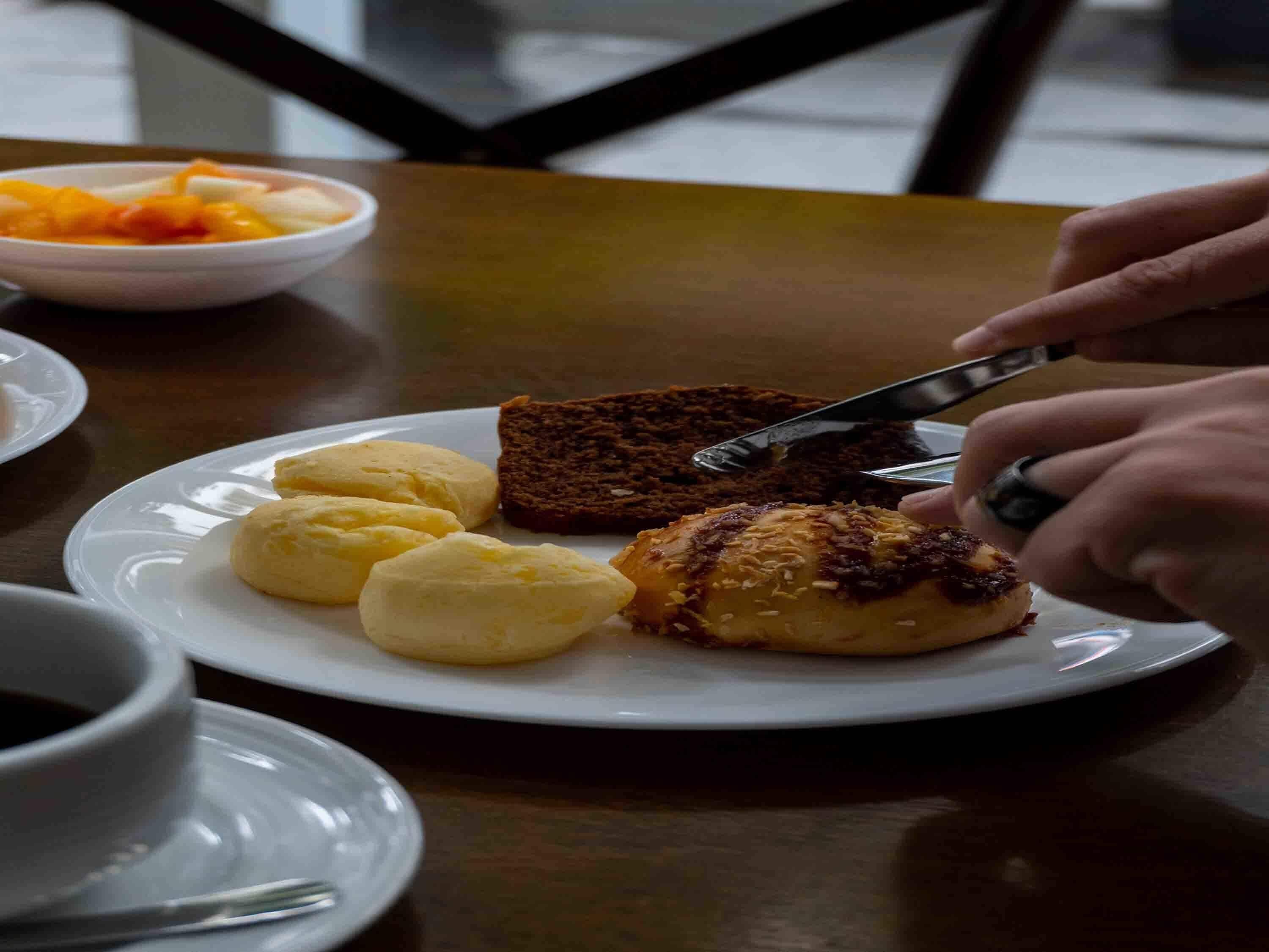 buffet breakfast on weekdays (brl 53.00 per person)