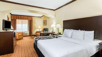 Ropa de cama de alta calidad, colchones con pillow-top y escritorio