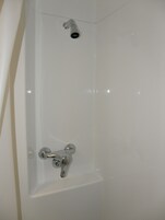 Shower, eco-friendly toiletries, towels