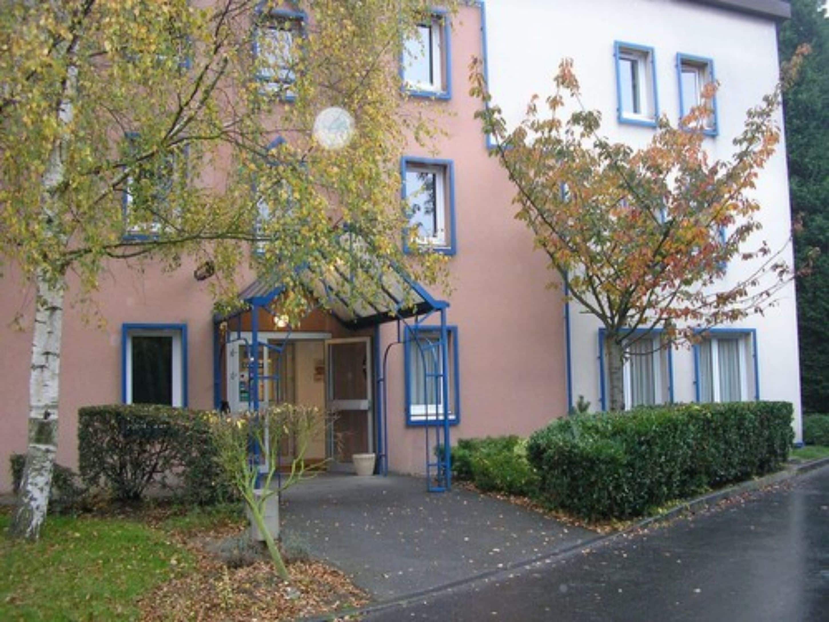 숙박 시설 정면