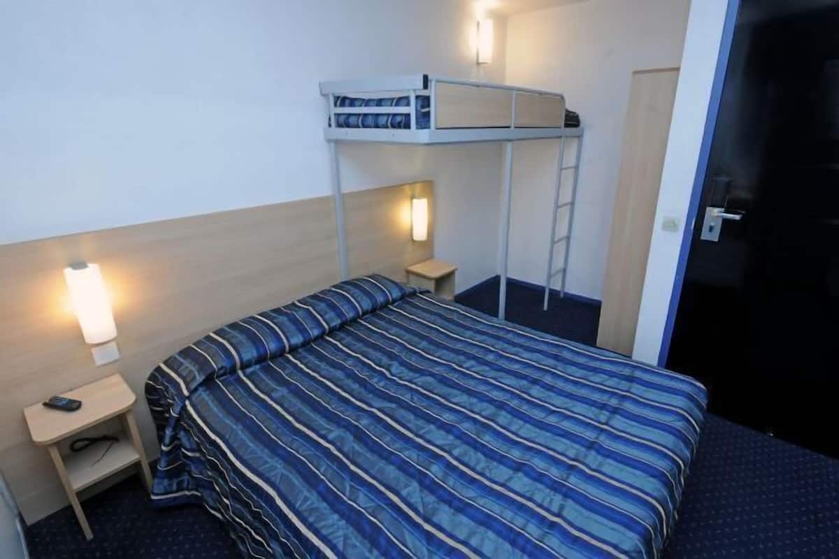 Desk, free WiFi, bed sheets