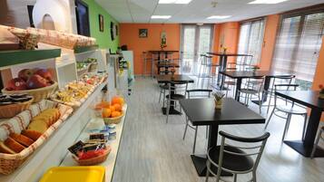 Daily buffet breakfast (EUR 6.90 per person)