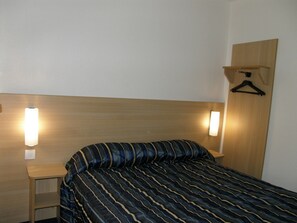 Desk, free WiFi, bed sheets - Mister Bed Lomme (Lille)