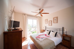 Duplex, 2 Bedrooms, Private Pool | Soundproofing, bed sheets