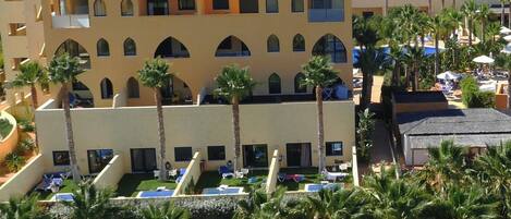 Caja de seguridad en la habitación, escritorio y insonorización