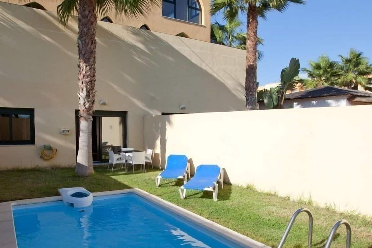 Private pool