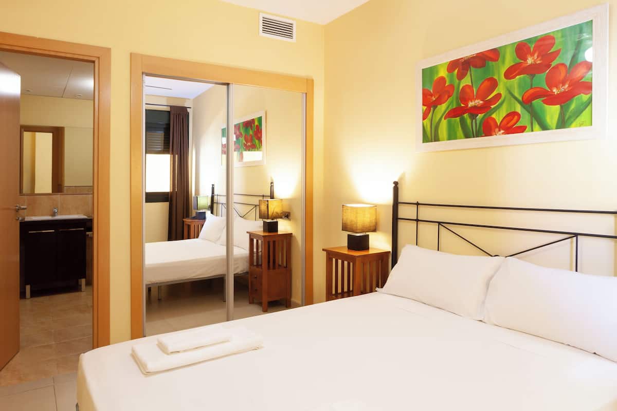 In-room safe, desk, soundproofing, free cribs/infant beds