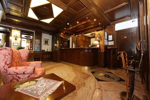 Lobby sitting area - Hotel Petit Prince (Ayas)