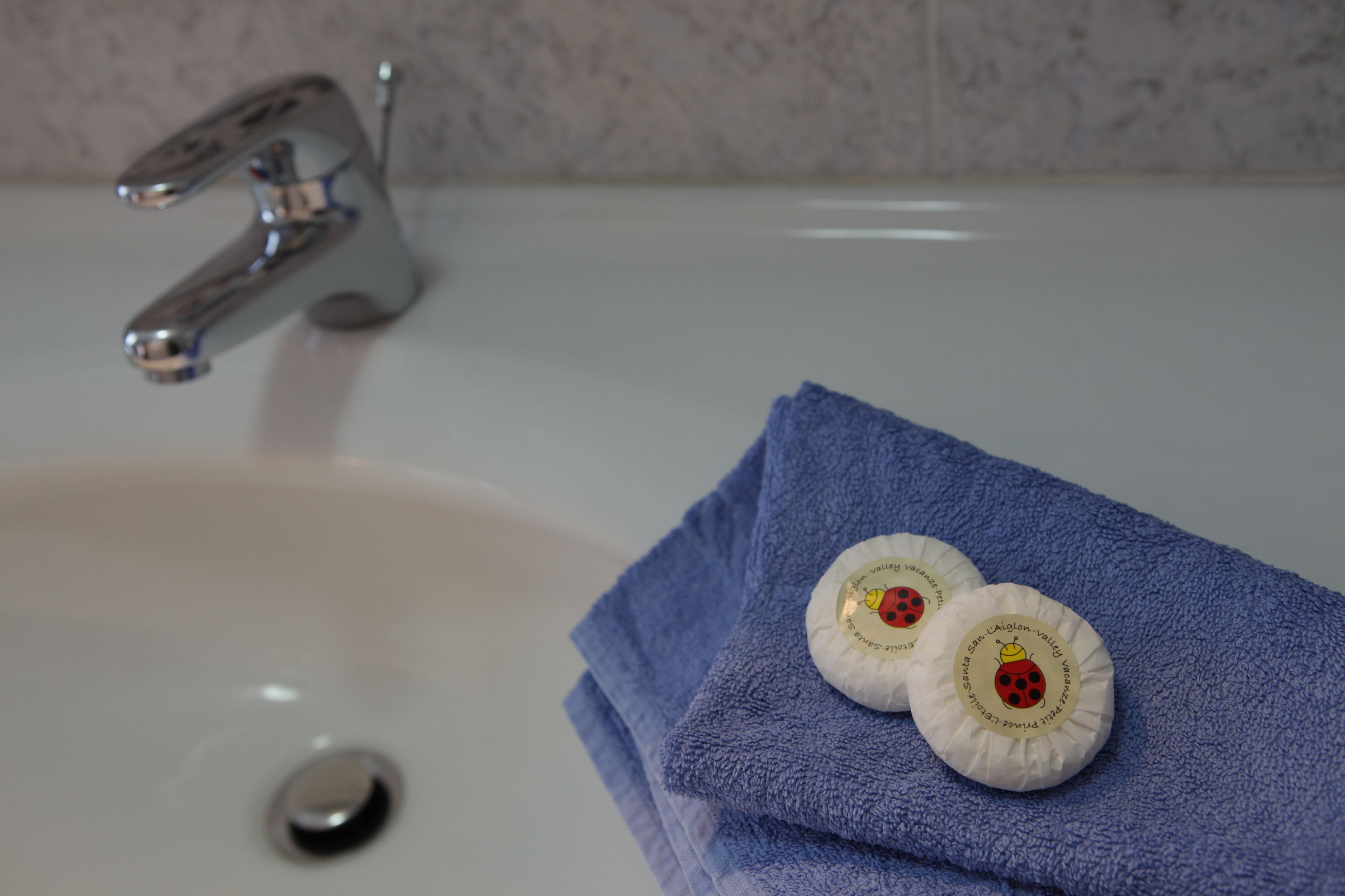 triple room | bathroom sink