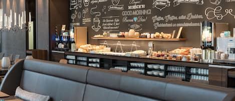 Desayuno buffet todos los días (con cargo)