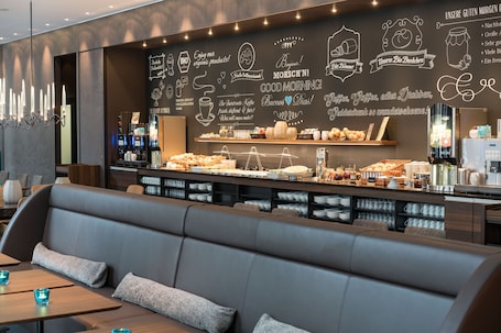 Desayuno buffet todos los días (con cargo)