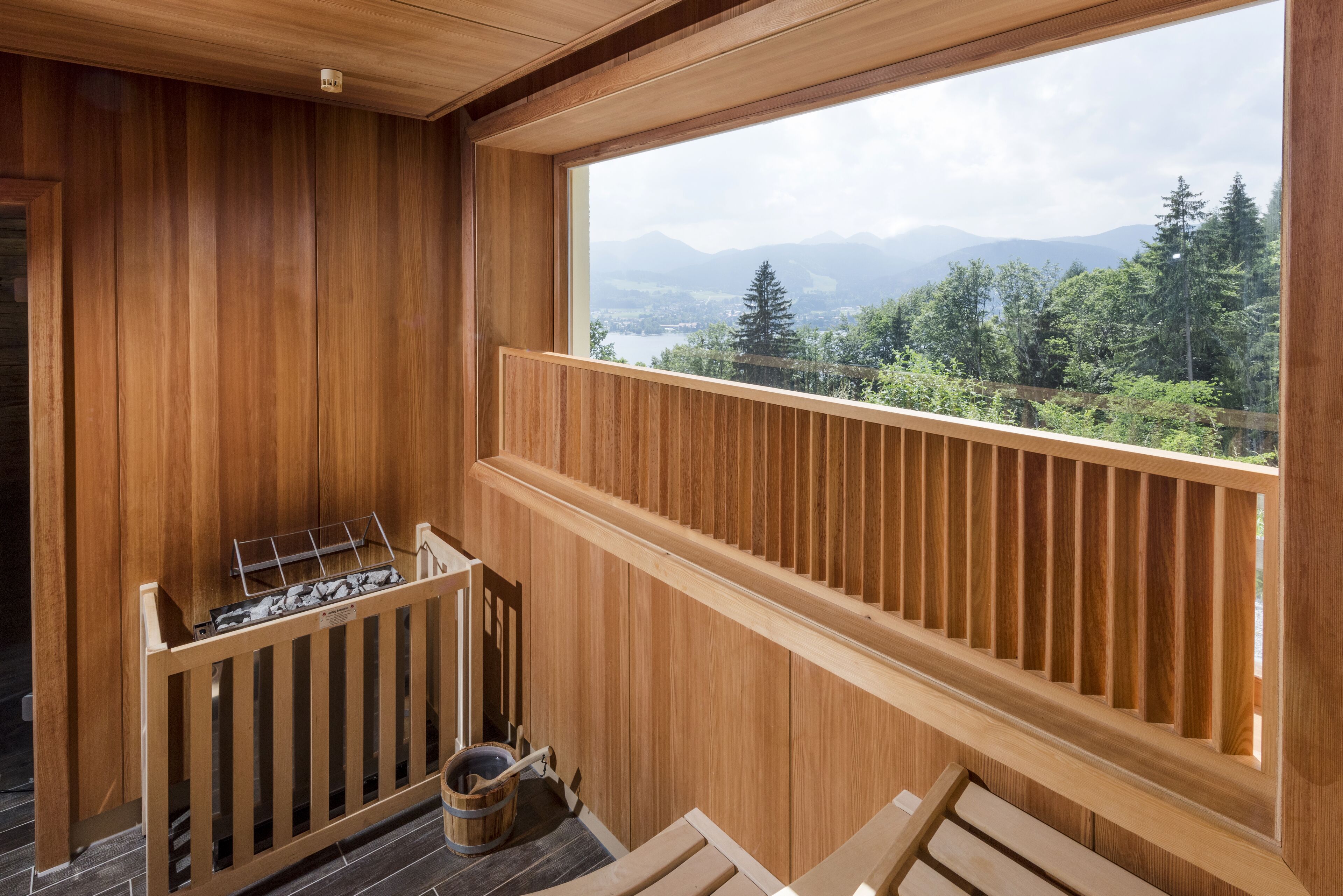 Sauna, Massageanwendungen