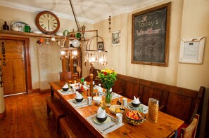 Daily English breakfast (ZAR 95 per person)