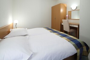 Apartment for 2 - 3 Persons | In-room safe, desk, blackout drapes, soundproofing - Apartments Ivana (Baska Voda)