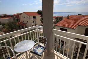 Apartment for 2 - 3 Persons | Balcony - Apartments Ivana (Baska Voda)