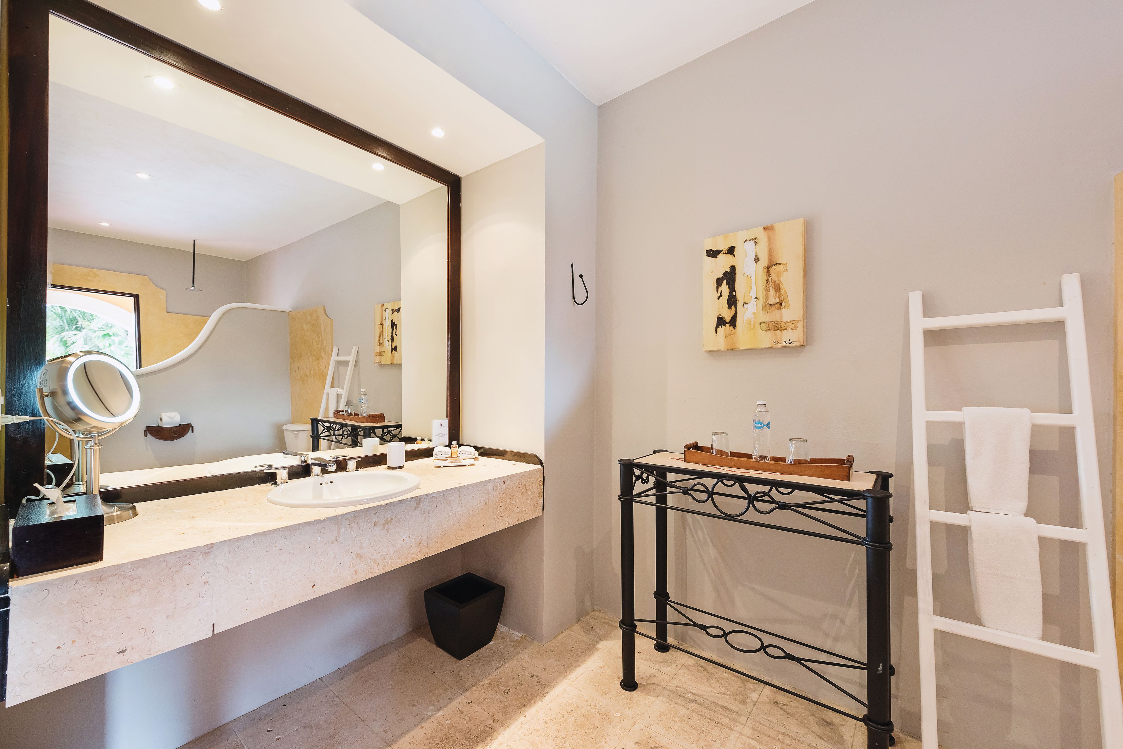 suite, poolside | bathroom | shower, free toiletries, hair dryer, bathrobes