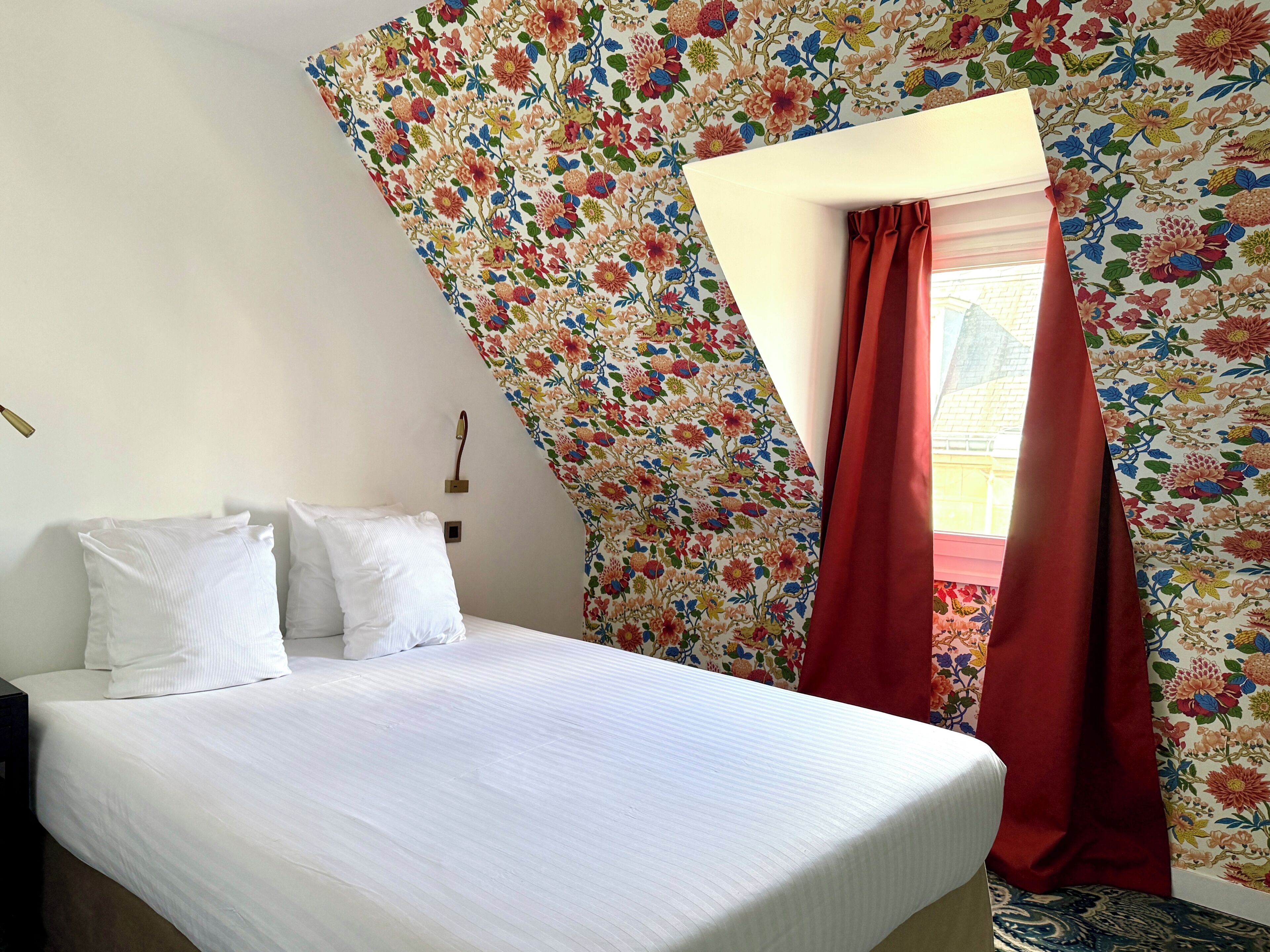 Chambre Prestige - Maison Albert | Premium bedding, in-room safe, blackout drapes, soundproofing