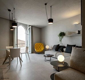 Literie de qualité supérieure, coffres-forts dans les chambres, bureau