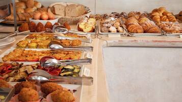 Tägliches Frühstücksbuffet gegen Gebühr