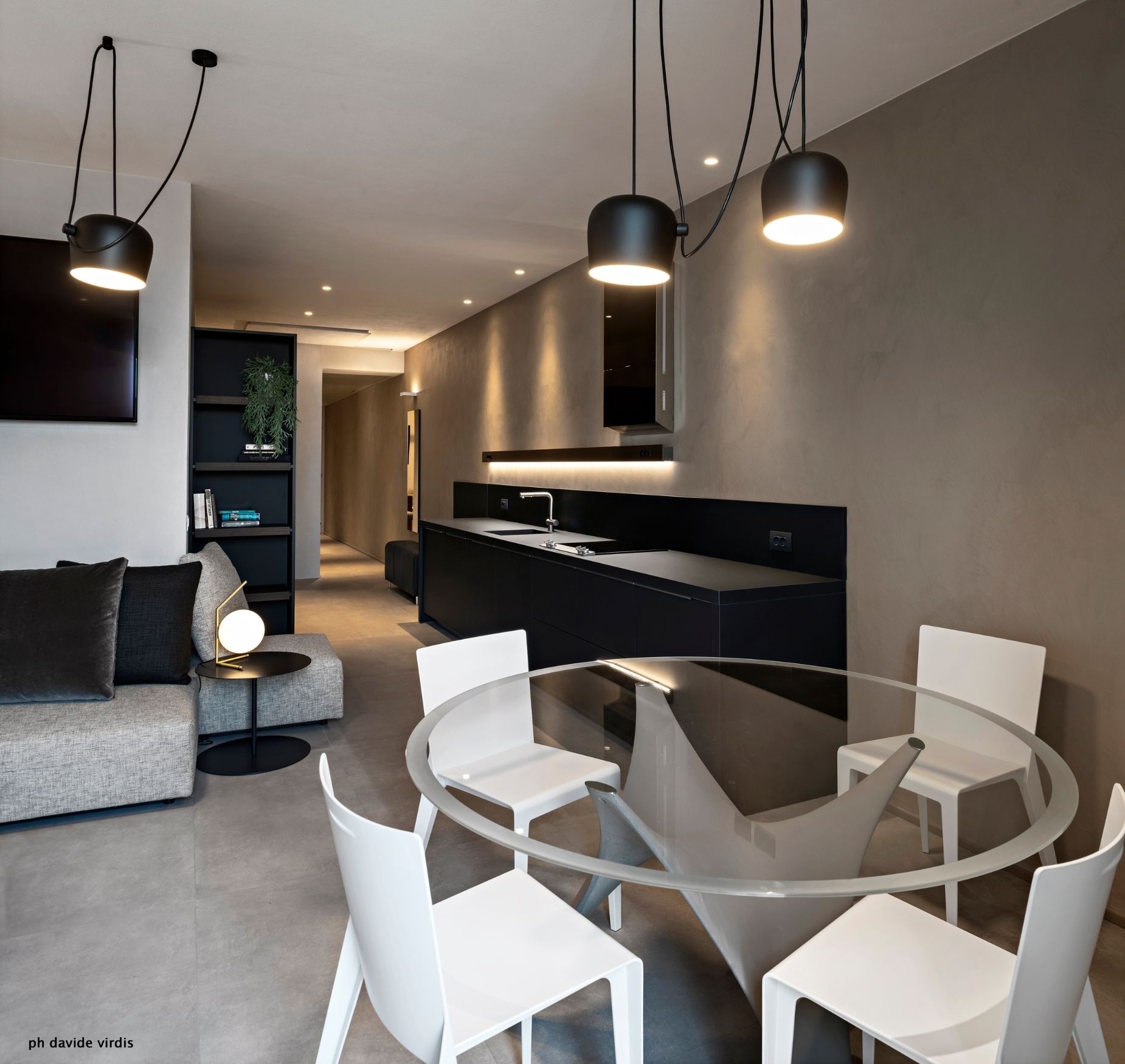 fridge, coffee/tea maker, electric kettle