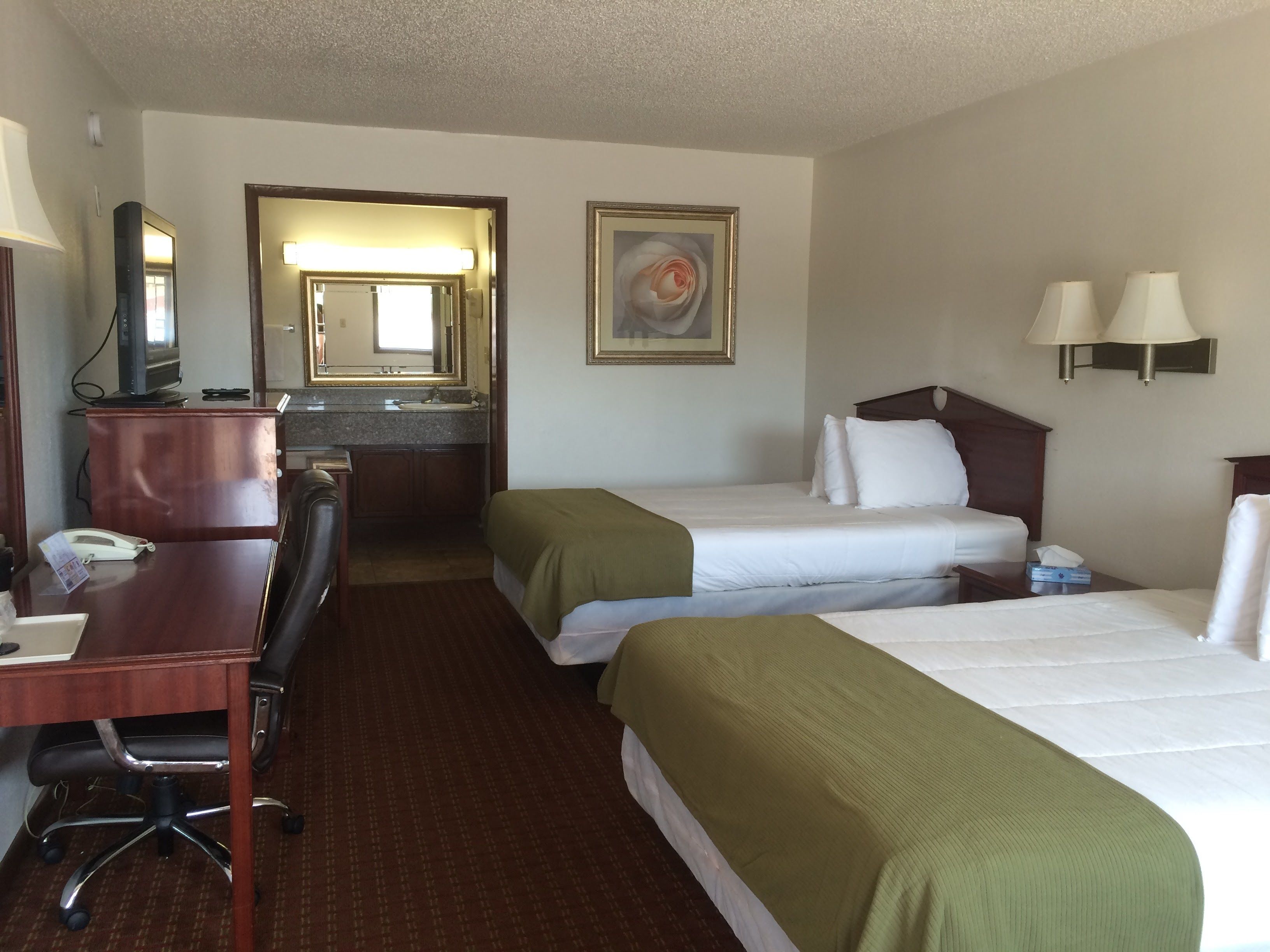 Soundproofing, iron/ironing board, free WiFi, bed sheets