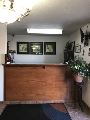 Lobby - Interstate Motel Guthrie (Guthrie)
