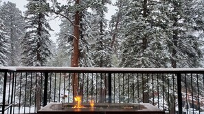 BBQ/picnic area - Inn on Fall River & Fall River Cabins (Estes Park)