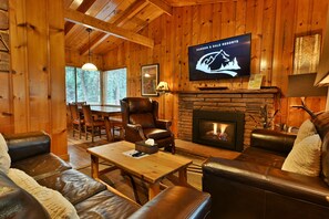 Cabin, 2 Bedrooms, River View, Mountainside | Hypo-allergenic bedding, pillowtop beds, individually decorated