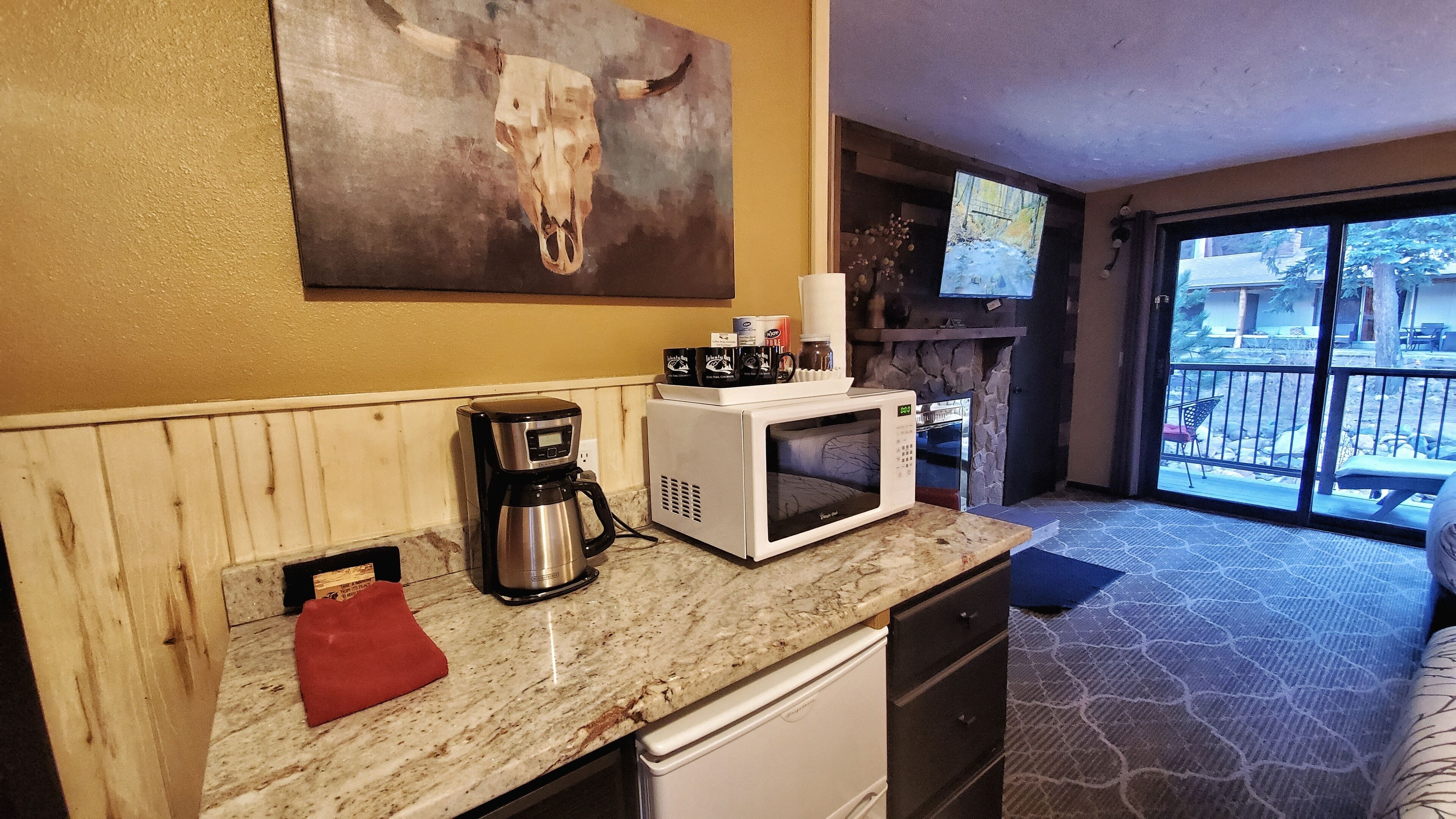 mountain lodge double queen room  | private kitchenette | microwave, coffee/tea maker, toaster, high chair