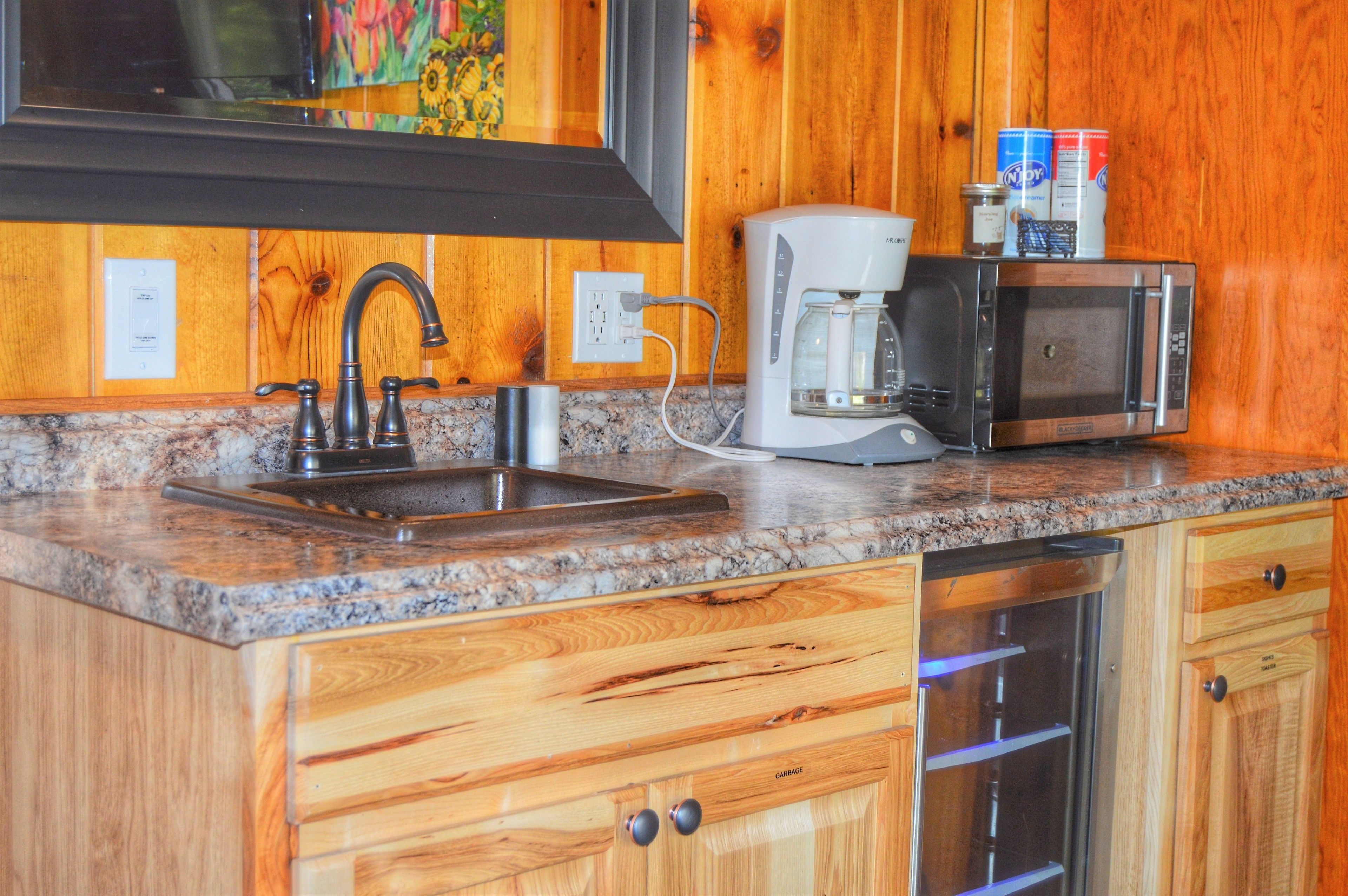 classic double room, fireplace, river view | private kitchenette | microwave, coffee/tea maker, toaster, high chair