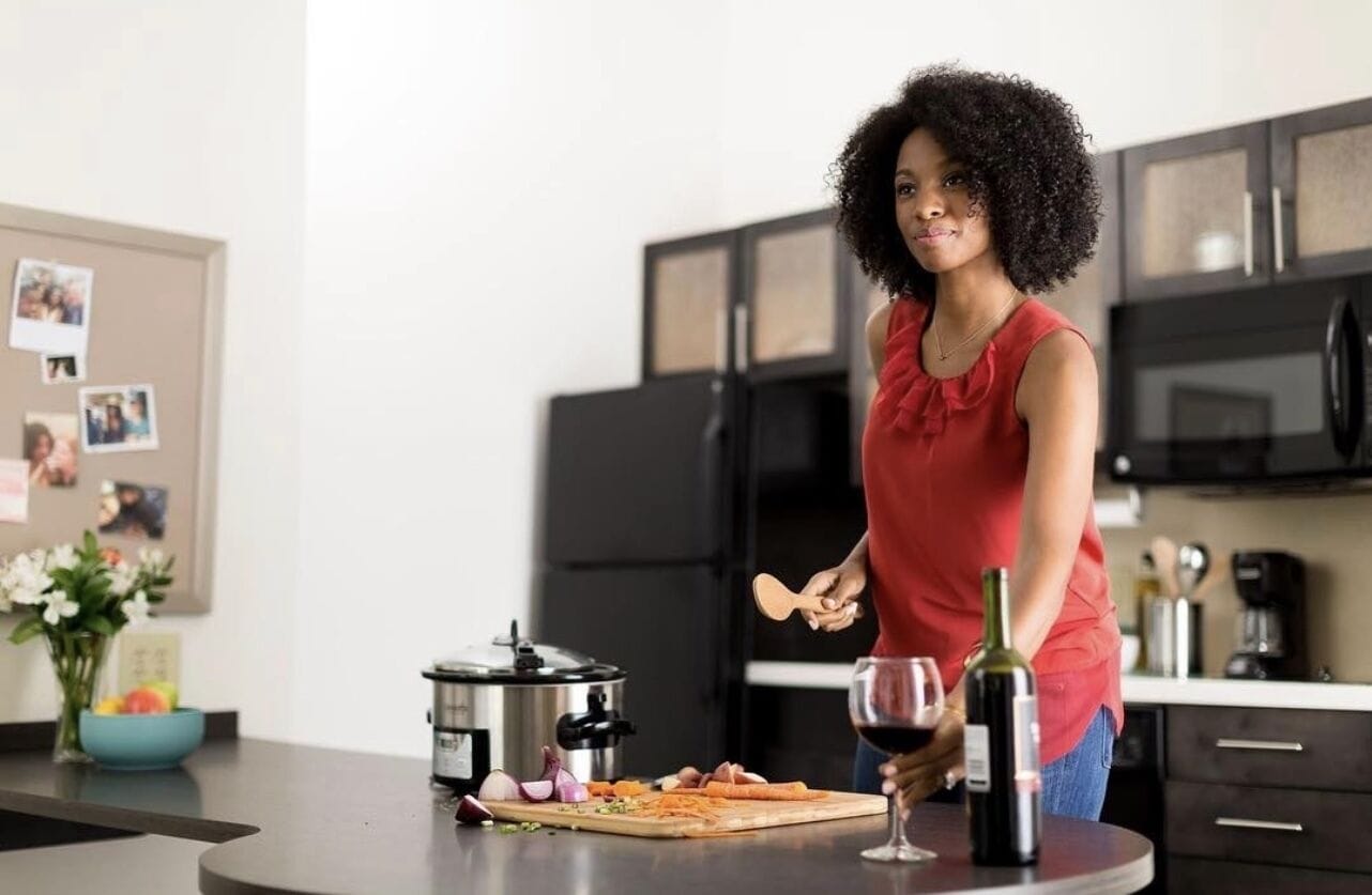 高級寢具、客房內保險箱、布置獨特、書桌